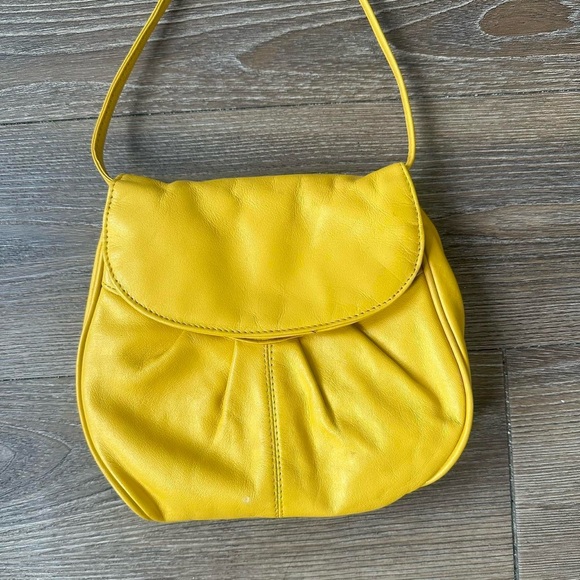 Vintage 1960s 100% Genuine Leather Yellow Crossbody Bag - Picture 3 of 7